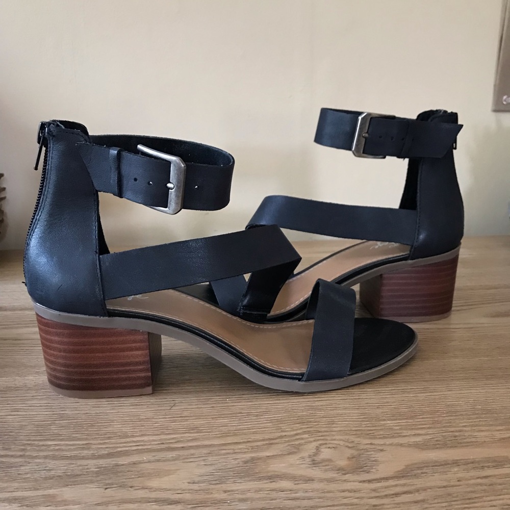 Crown Vintage Daulia Sandal